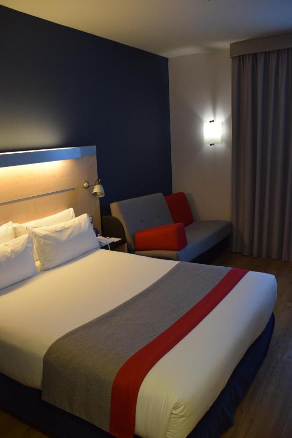 Hotel Holiday Inn Express Madrid-Rivas By Ihg Eksteriør billede